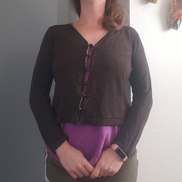 ! Army Green Top - Picture 4 of 4